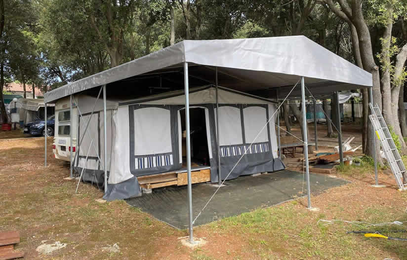 nadstrešek za kamp prikolico, 