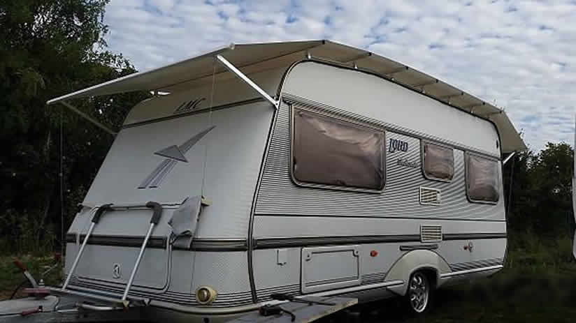 streha nad počitniško prikolico izdelava 