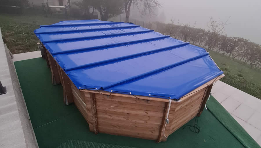 Blaue Abdeckplane für achteckigen Holzpool, Jacuzzi