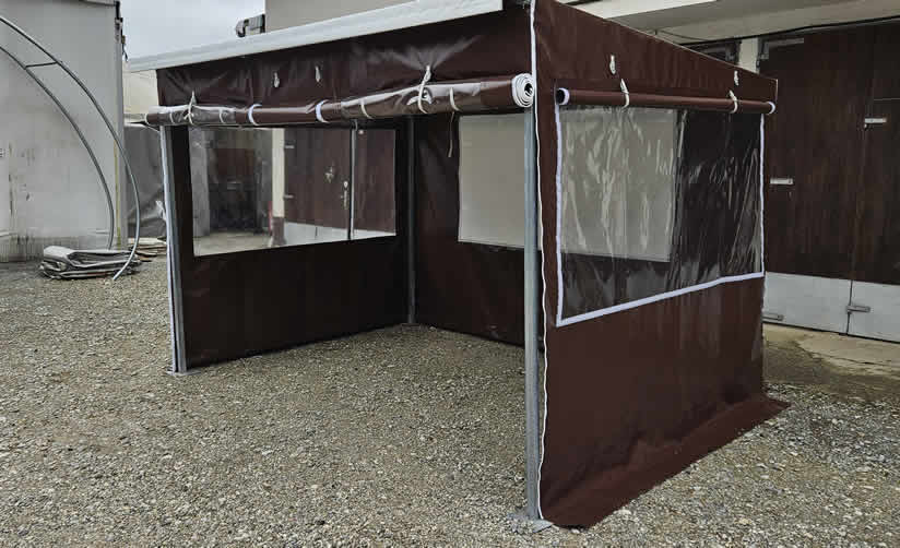 odpiranje celotne prednje stranice kamp kuhinje